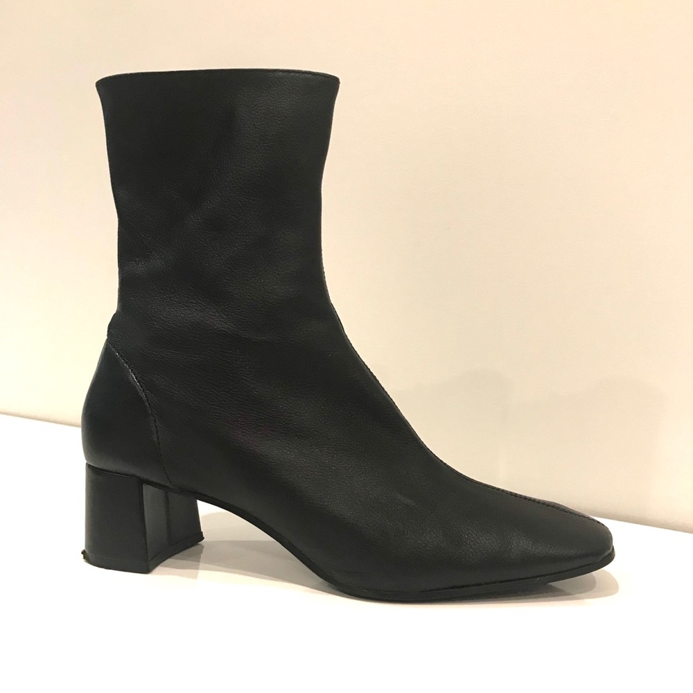 💋The Perfect black bootie💋